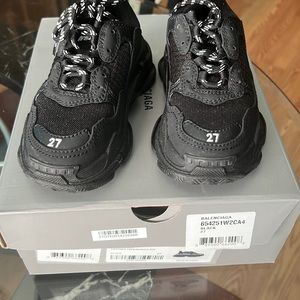 Kid Balenciaga, worn only 2x. Great condition